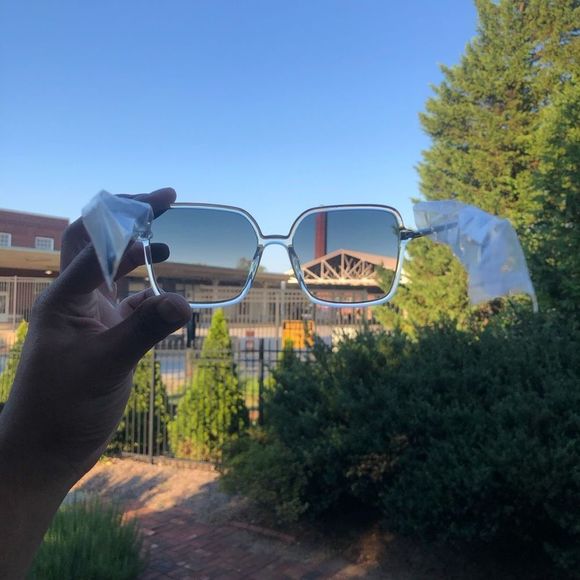 Rebecca Minkoff NIB Grey Shaded Square Ladies Sunglasses GREEN, MSRP $148 - Picture 7 of 10